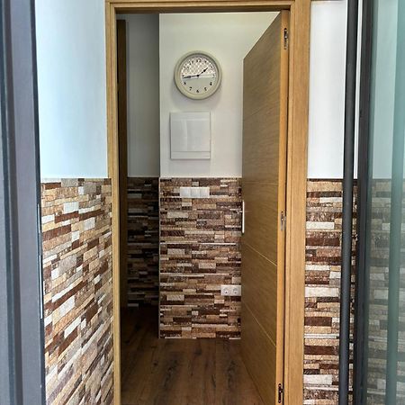 Apartamentos Deluxe Barajas Madrid Ngoại thất bức ảnh