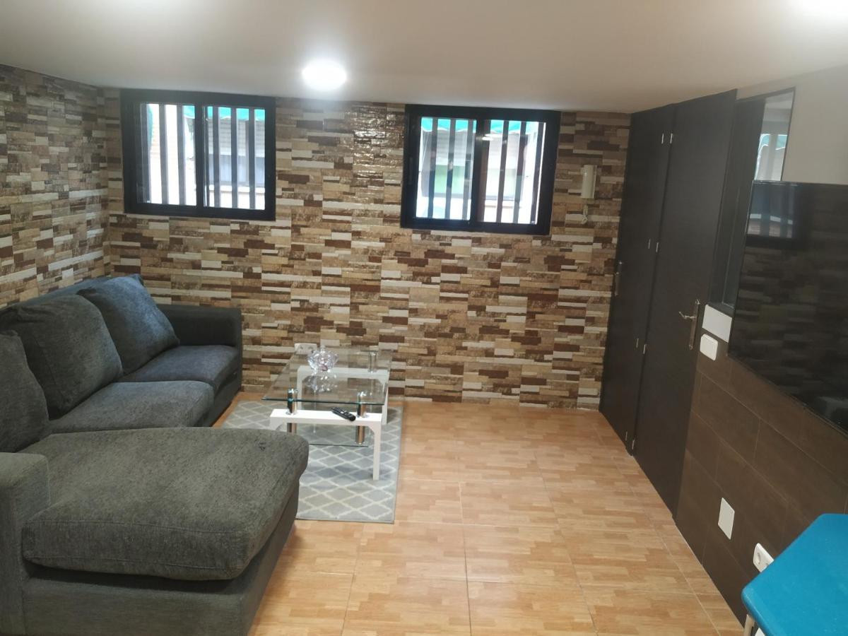Apartamentos Deluxe Barajas Madrid Ngoại thất bức ảnh