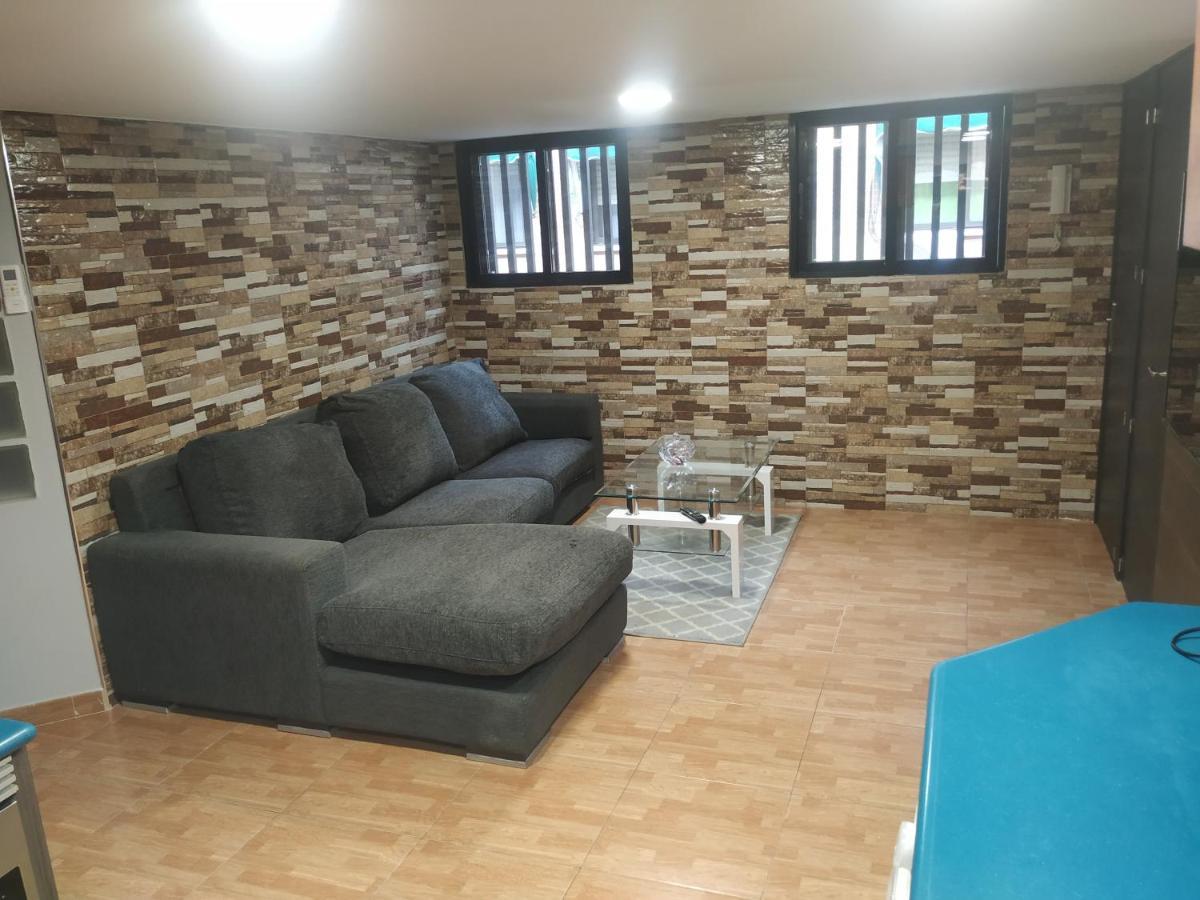 Apartamentos Deluxe Barajas Madrid Ngoại thất bức ảnh