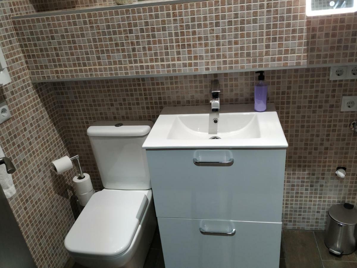 Apartamentos Deluxe Barajas Madrid Ngoại thất bức ảnh